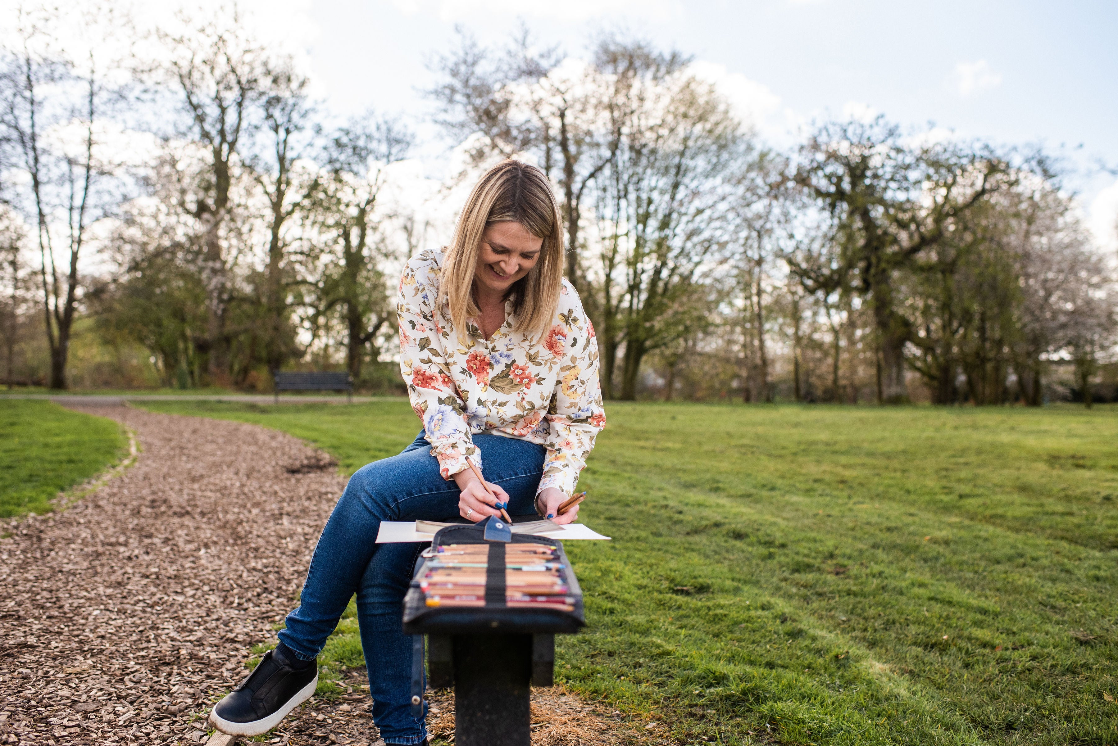 Karen Gourley painting a robin at Moira Demesne, Northern Ireland